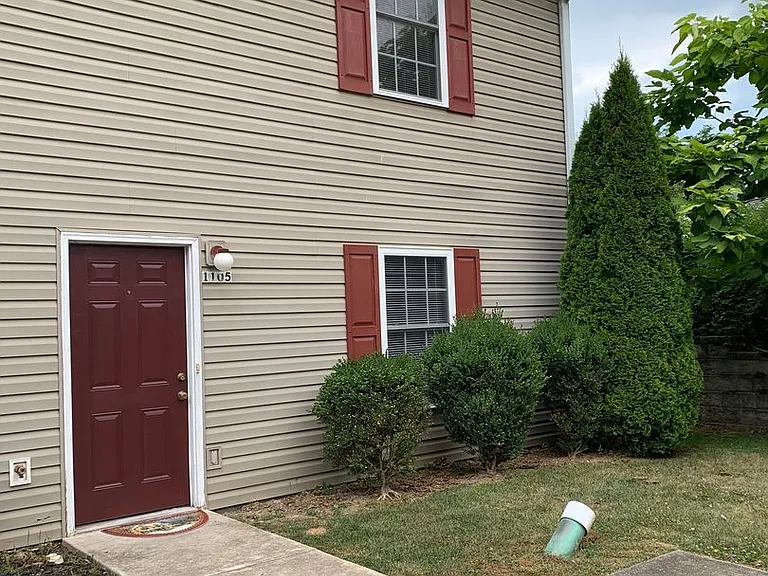 1105 College St — Photo 20
