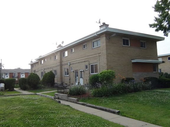 4th image of 9666 Lois Dr #63