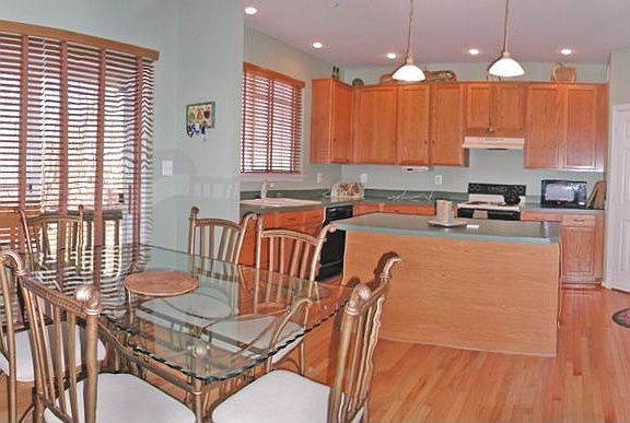 Kitchen/Breakfast Area