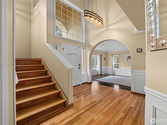 4th image of 4124 52nd Street NE