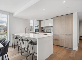 1111 Richards St #2002, Vancouver, BC V6B 0S3