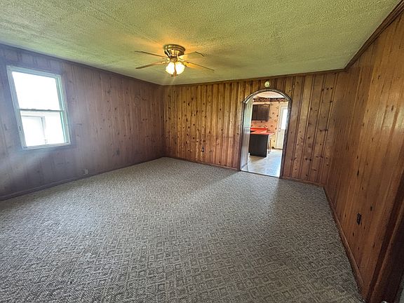 3rd image of 440 Beale Meadow Rd