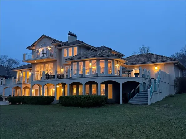 3116 SW Pergola Vw, Lees Summit, MO 64081