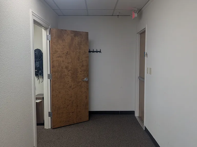 550 High St #104 — Photo 2