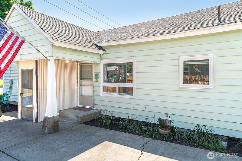 5th image of 606 S Miller Street