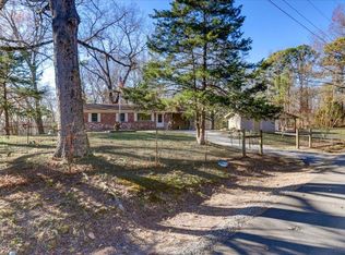 201 Don Noble Trl, Fountain Lake, AR 71901