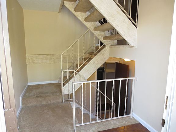 2nd image of 3873 Woodside Dr