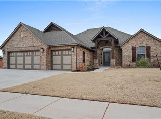 4521 Hidalgo Ave, Mustang, OK 73064