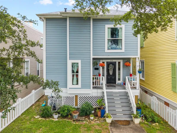 1219 Sealy St, Galveston, TX 77550