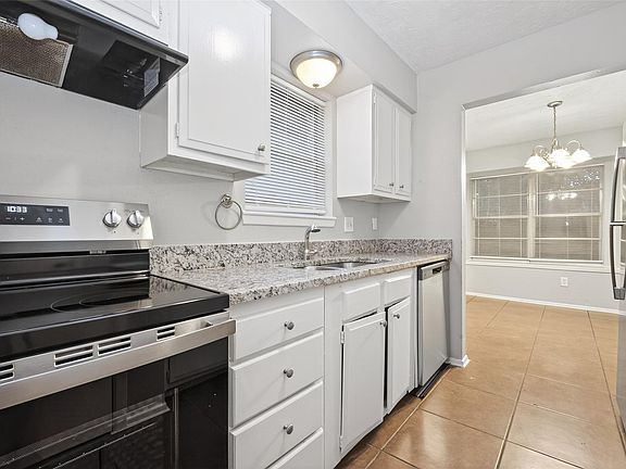 5th image of 23106 Ludgate Dr