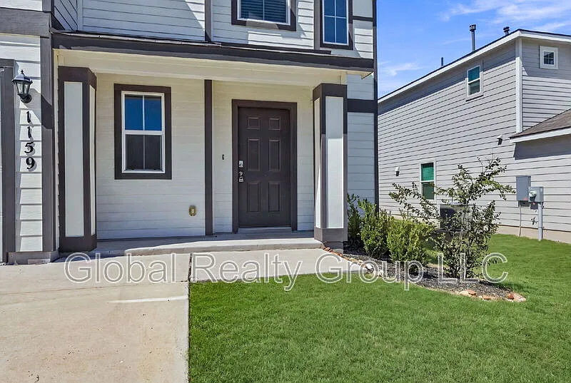 4 bed, 2.5 bath, 1839 sqft, $1,850 — Photo 4
