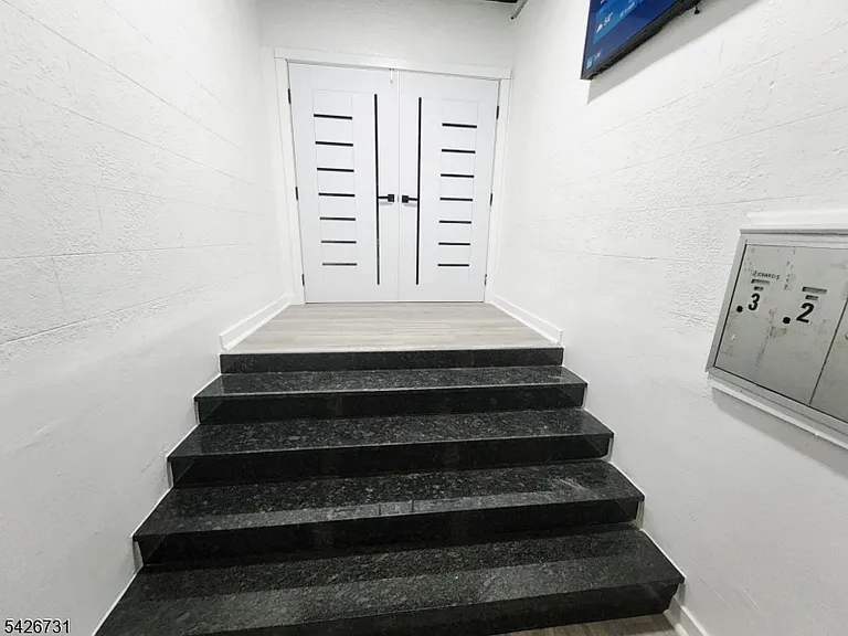 49 Union Pl #4 — Photo 4