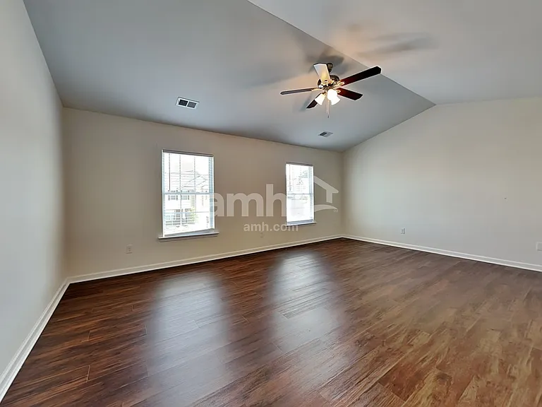 236 Addlestone Cir — Photo 11