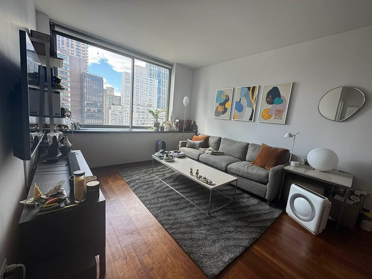 Building Photo - 111 W 67th St #20B