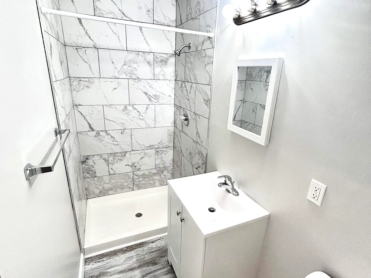 1 bed, $1,000 — Photo 2