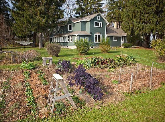 3rd image of 2211 Sunnyside Dr