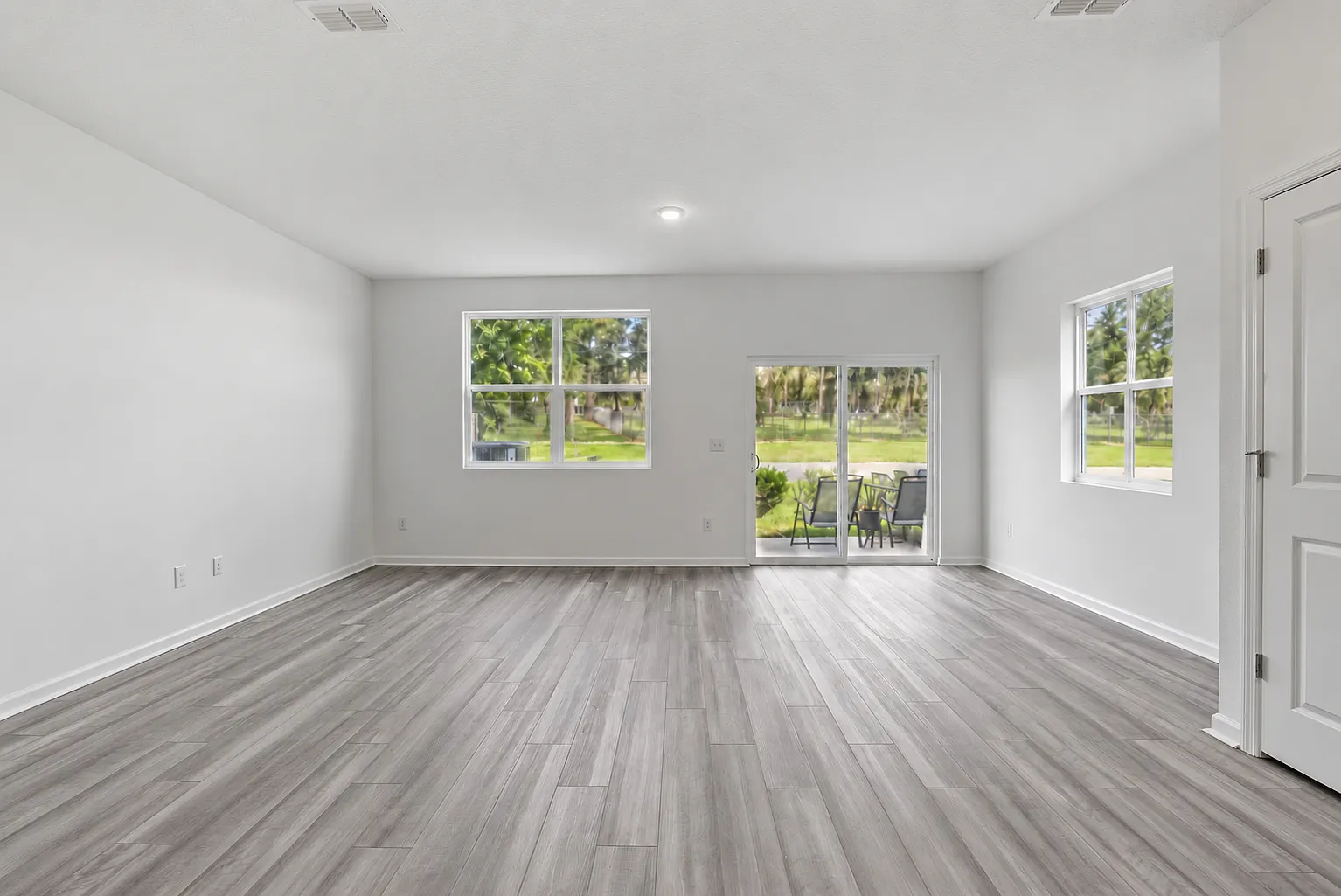 3 bed, 2.5 bath, 1364 sqft, $2,230 — Photo 4