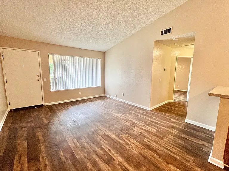 Quailpointe Apartments — Photo 17