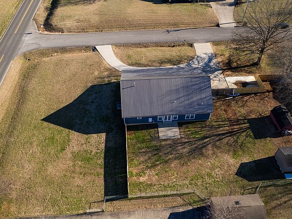 4th image of 689 Doe Dr