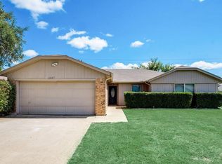 6407 Big Springs Dr, Arlington, TX 76001