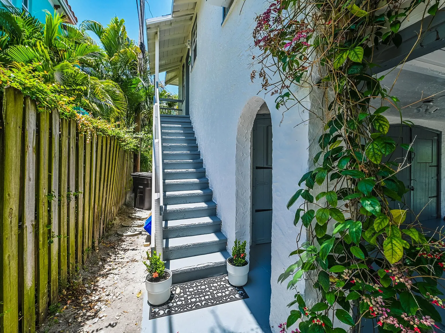1 bed, 850 sqft, $2,500 — Photo 2