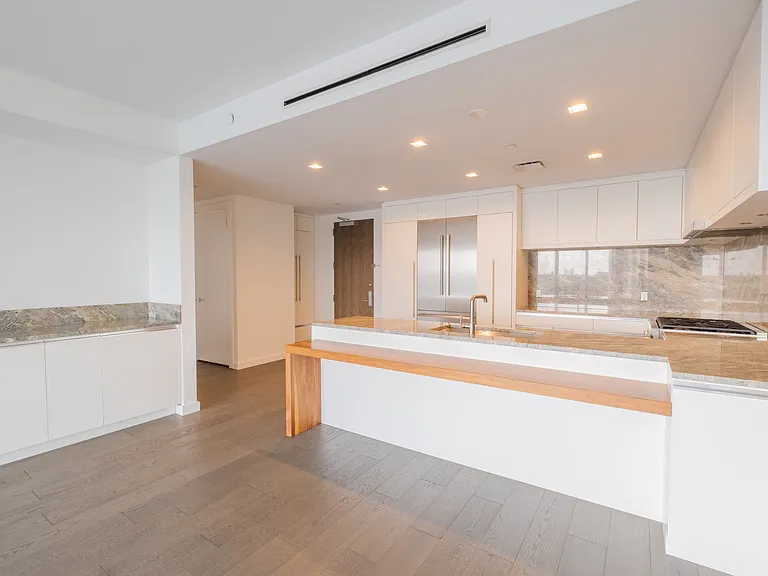 One Park Condos — Photo 42