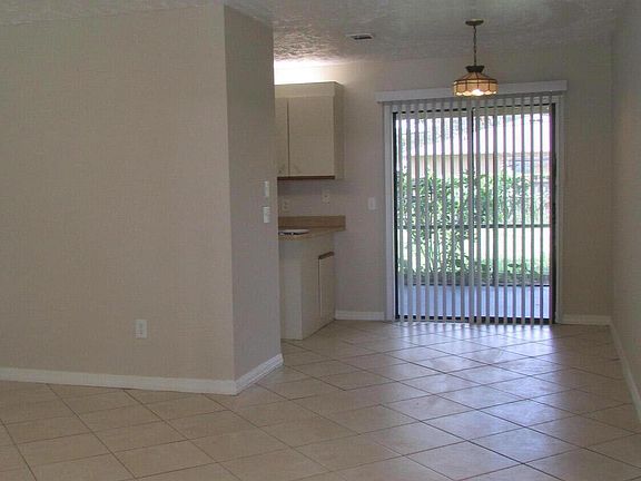 3rd image of 1173 SW Sudder Avenue
