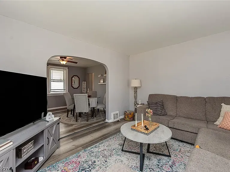 3801 Russell Ave — Photo 12