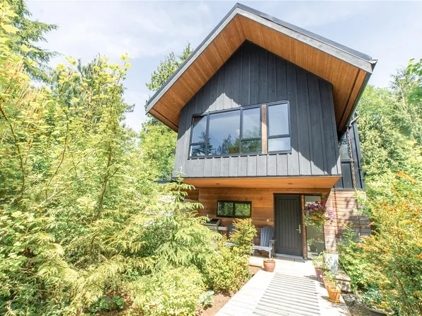 1156 Pacific Rim Hwy, Tofino, BC V0R 2Z0