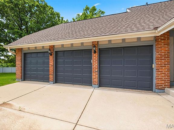 2nd image of 15693 Dresden Lake Ct
