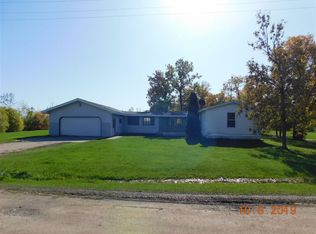 106 Rainbow Dr, Strandquist, MN 56758
