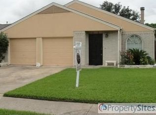 3819 Mackinac Ln, Pasadena, TX 77505