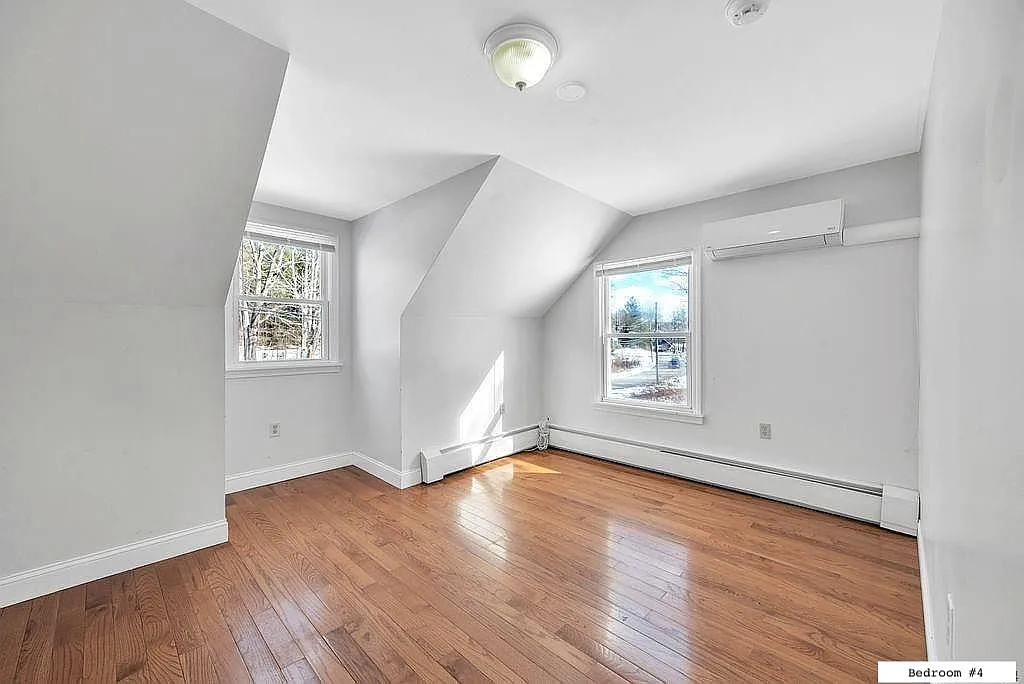 5 bed, 2352 sqft, $1,100 — Photo 2