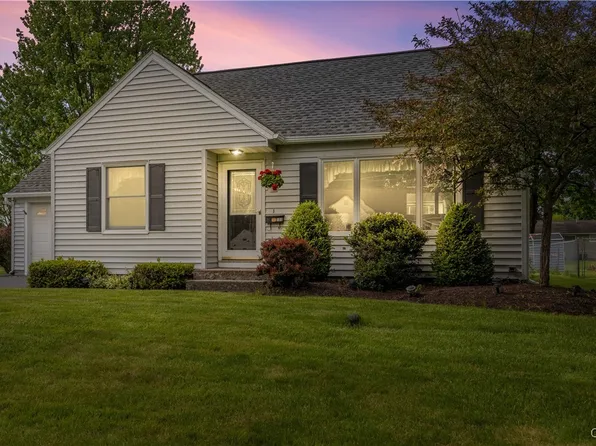 105 Lawdon St, North Syracuse, NY 13212