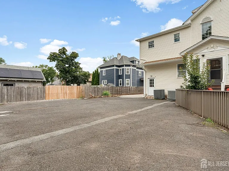 262 Prospect Ave — Photo 38