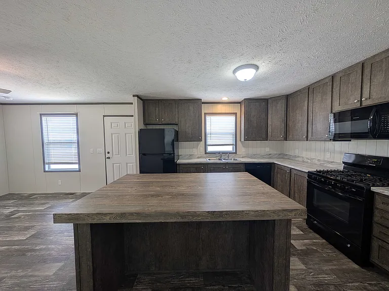 38000 Le Chateau Blvd #491 — Photo 4