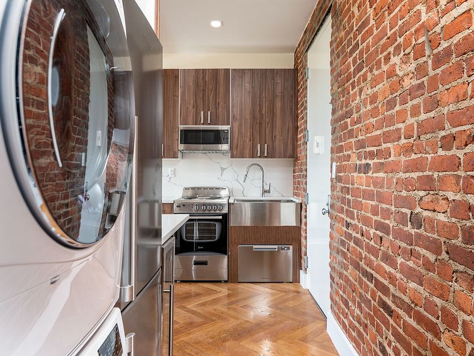 1st image of 941 Washington Ave #408