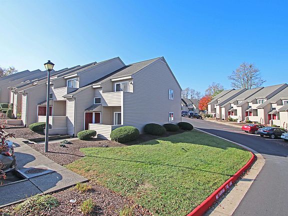 2nd image of 1406 Bradley Dr