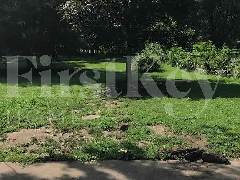 5436 Woodson Rd — Photo 15