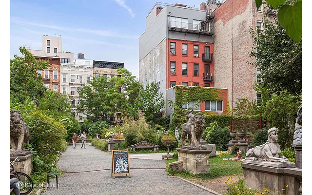 Rented by Douglas Elliman | media 20