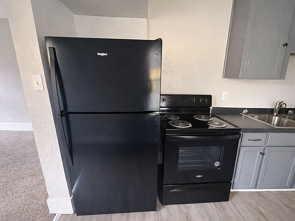 5th image of 338 10th St APT 3