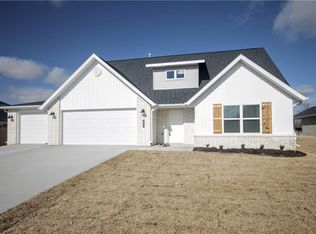 206 Phyllis Farm Rd, Prairie Grove, AR 72753