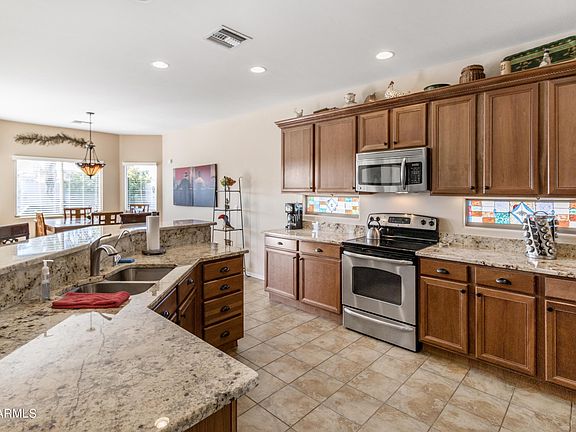 4th image of 1351 E Avenida Isabela