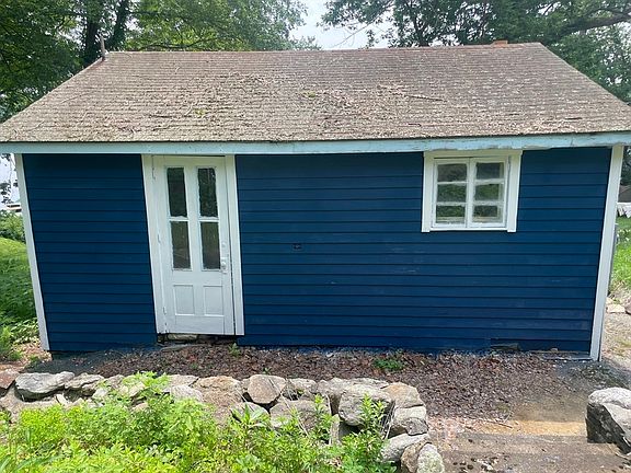 2nd image of 7 Cedar Rd