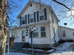 305 W Wall St, Morrison, IL 61270