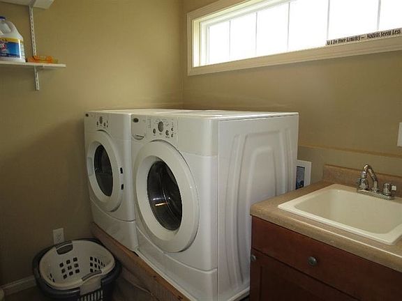 5th image of 177 Palomino Ln