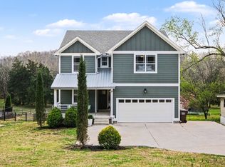 326 Twin Cove Dr, Lebanon, TN 37087