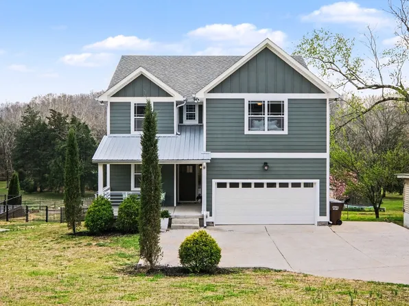 326 Twin Cove Dr, Lebanon, TN 37087