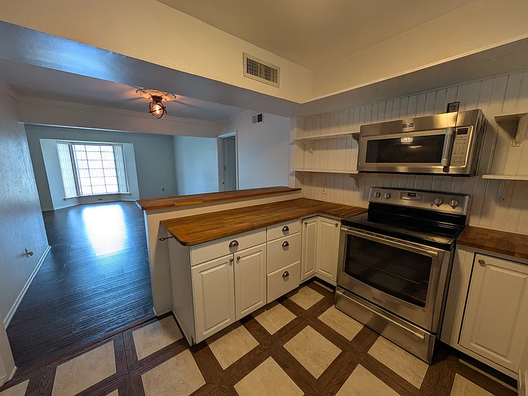 4715 Skillman St #A — Photo 9