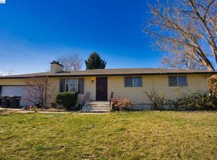 10904 Shady Ln, Pasco, WA 99301